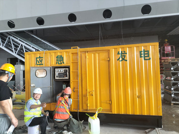 秦淮怎样判断空气滤清器是否需要更换？